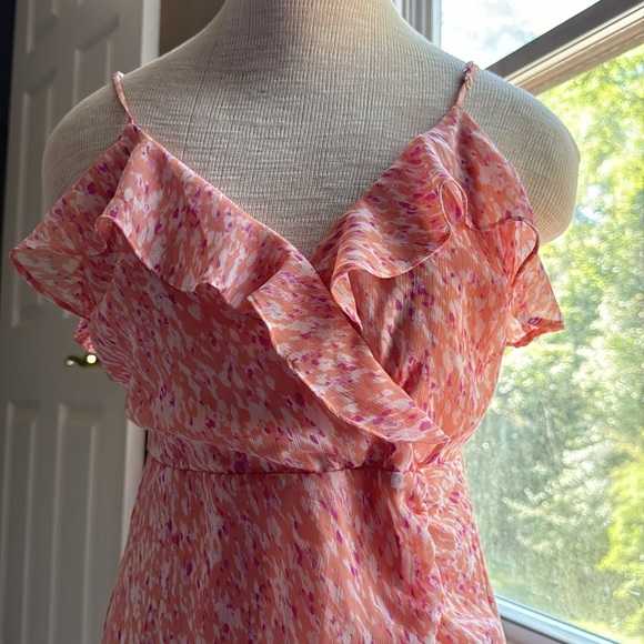 Dress with ruffle - Picture 2 of 5